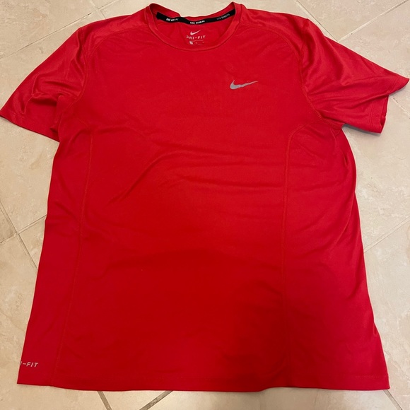 Nike Dri-Fit running shirt - Picture 4 of 8